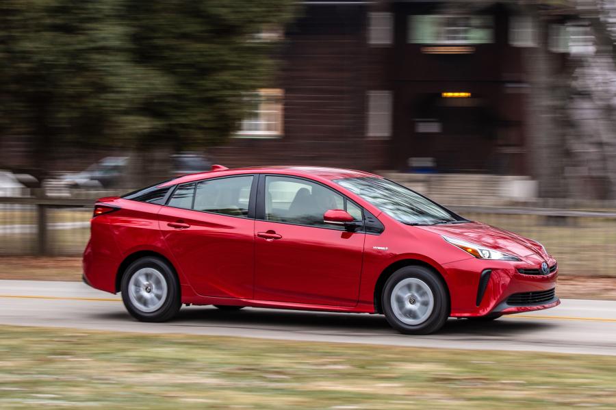  Toyota Prius LE 2019 года  (NA) (фото 3 из 10)